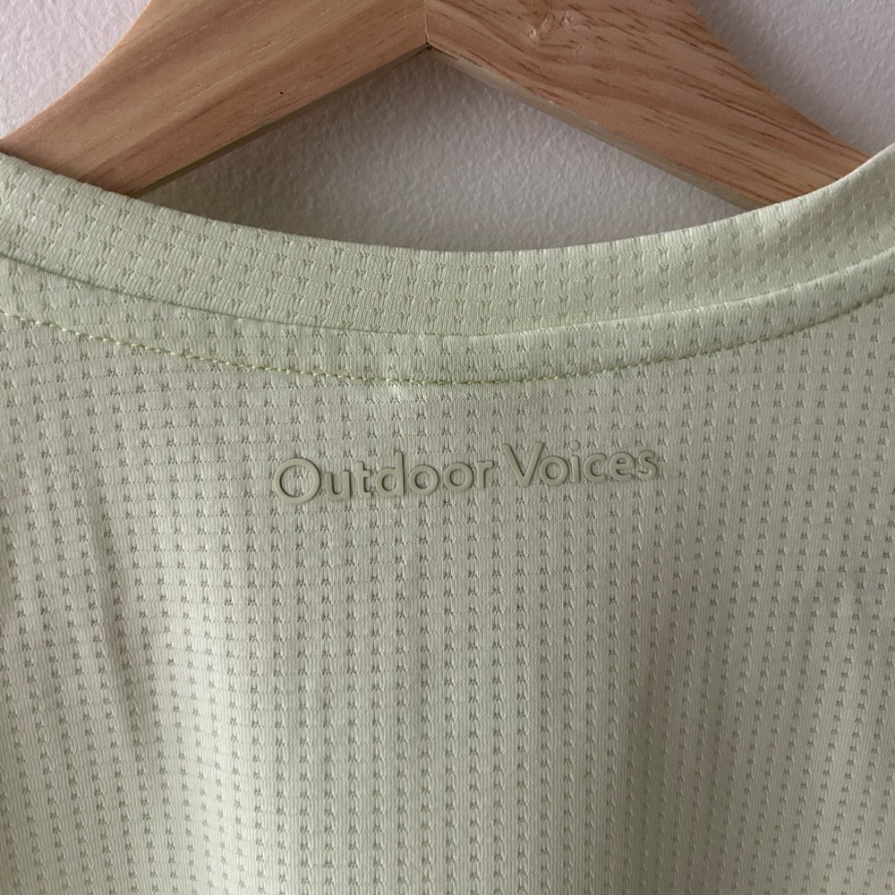 Outdoor Voices Think Fast Mesh Short Sleeve Tee - L - Picture 5 of 7